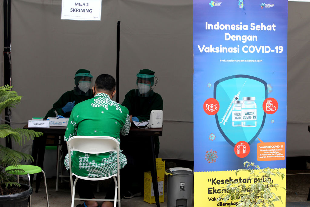 Szczepionka na COVID-19 – Indonezja dała priorytet… Influencerom